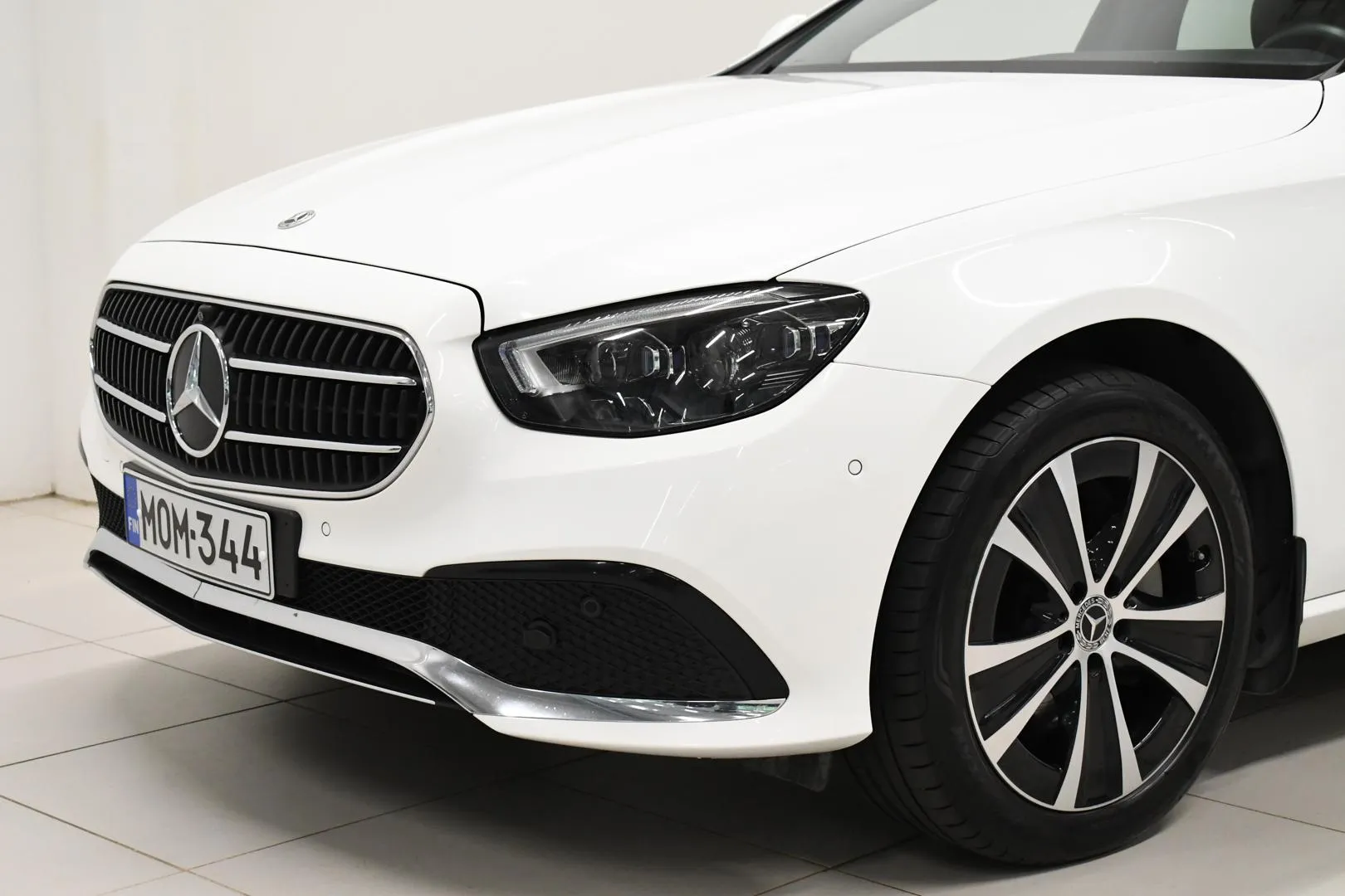 MERCEDES-BENZ E MOM-344 carousel image