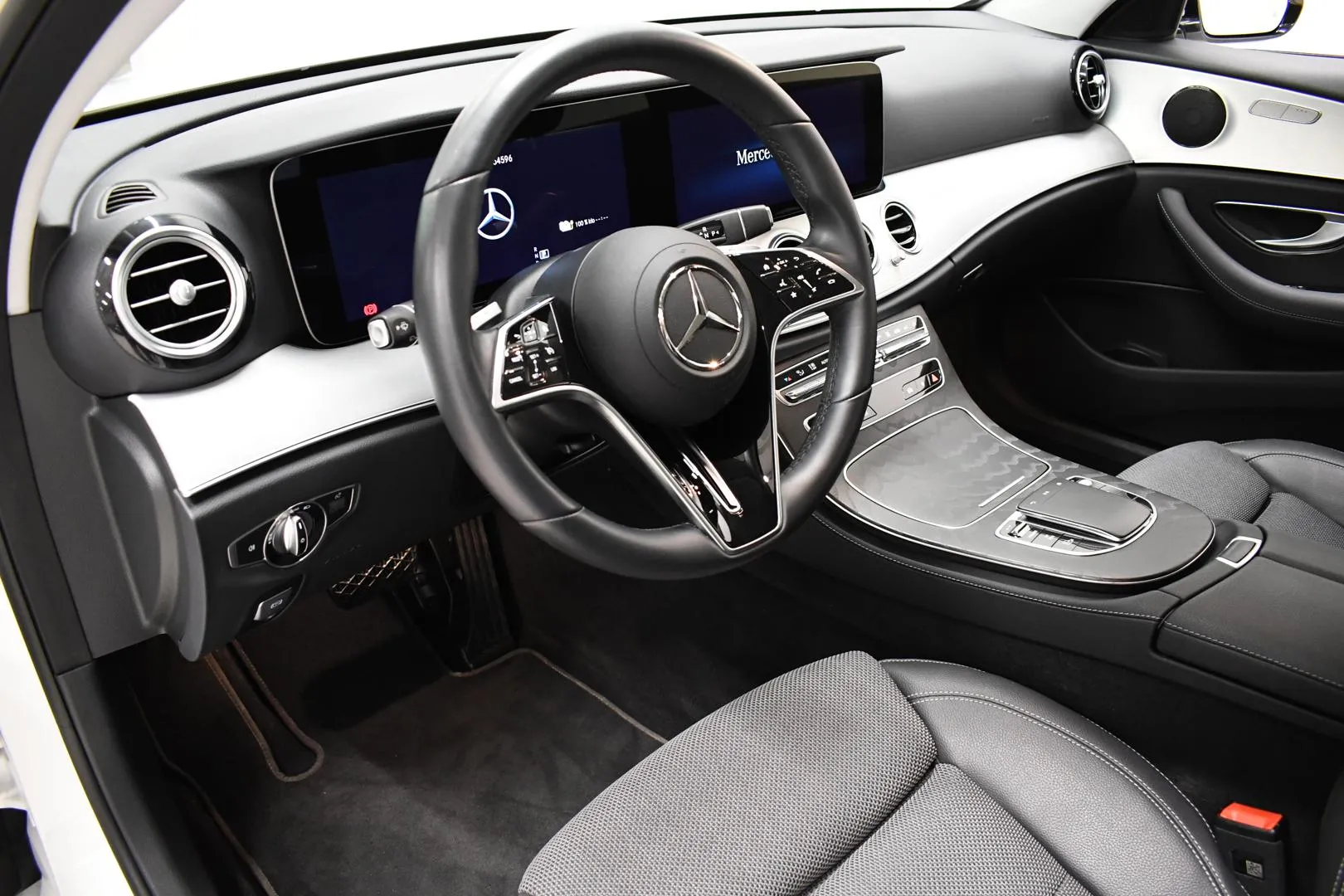 MERCEDES-BENZ E MOM-344 carousel image