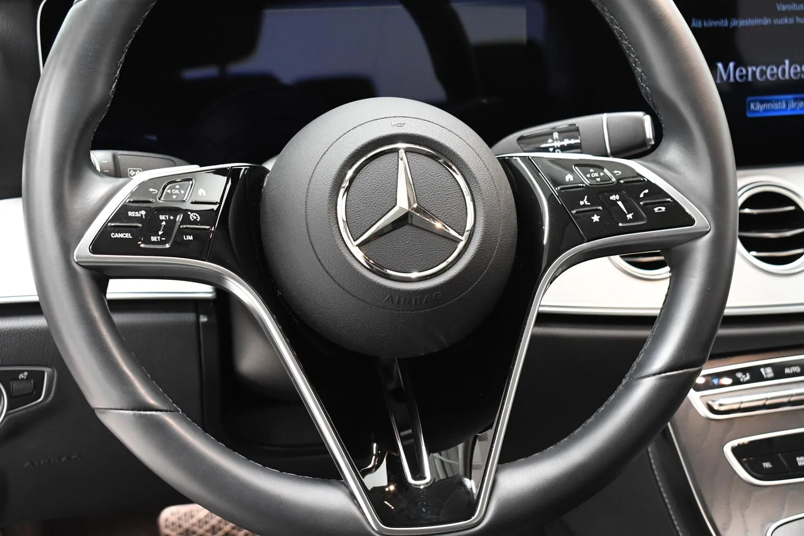 MERCEDES-BENZ E MOM-344 carousel image