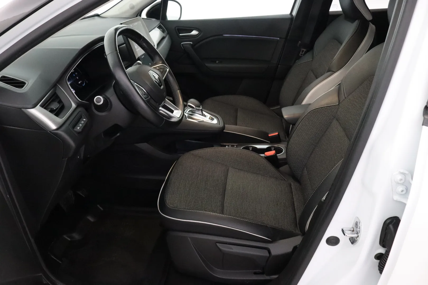 RENAULT Captur NMG-314 carousel image