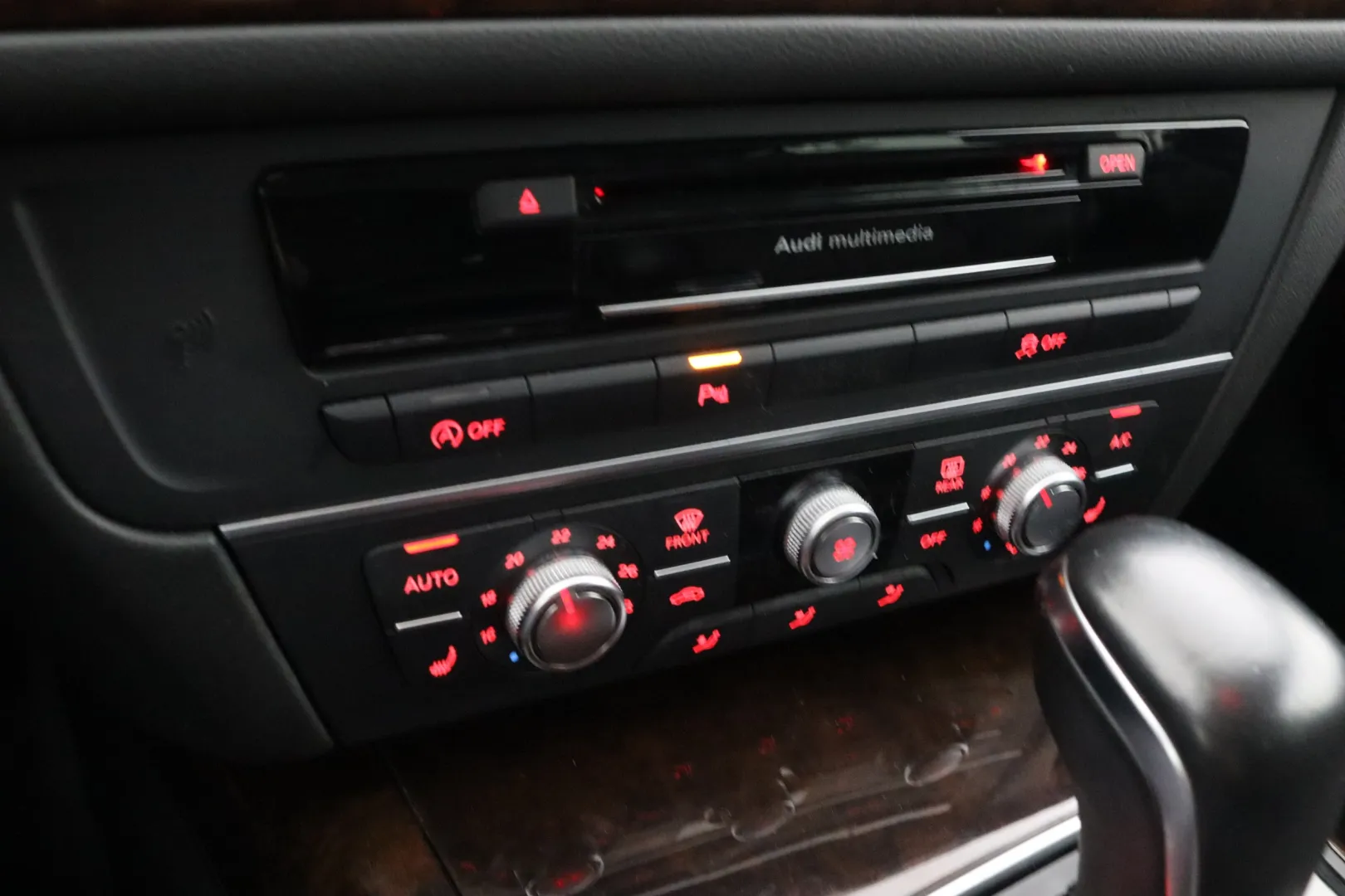 AUDI A6 NKG-986 carousel image