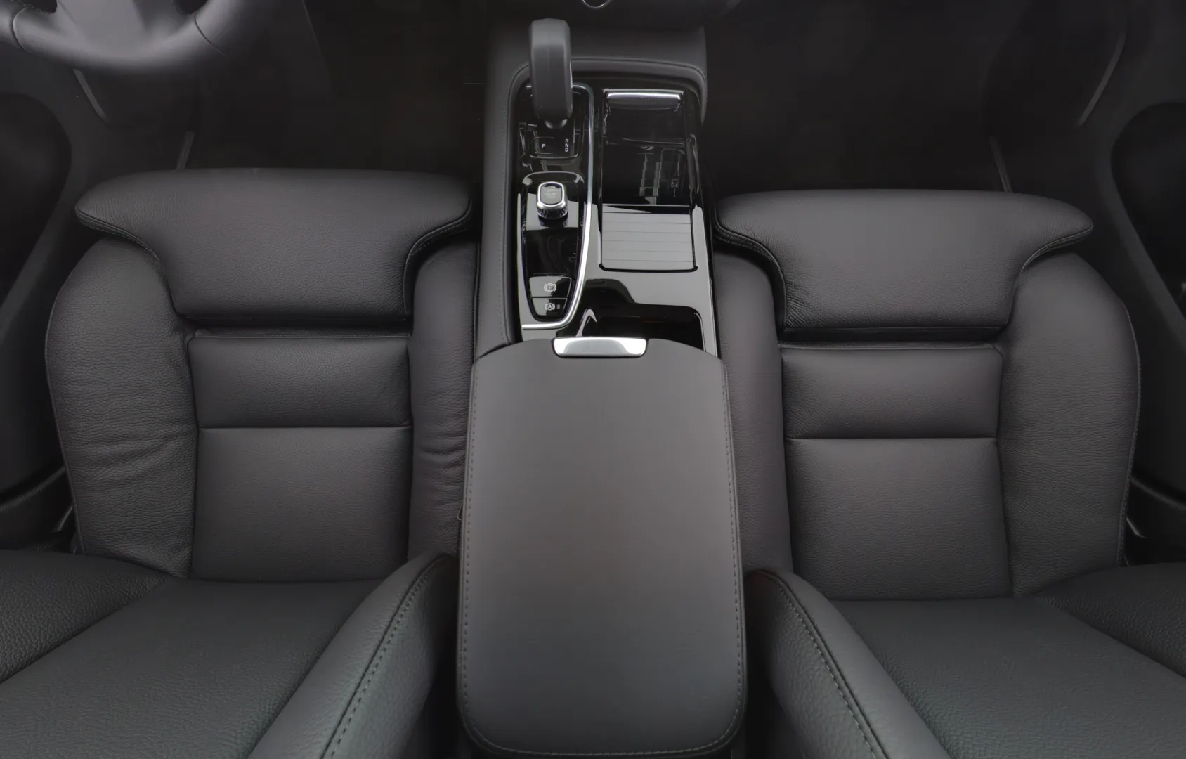 VOLVO V60 RXA-940 carousel image