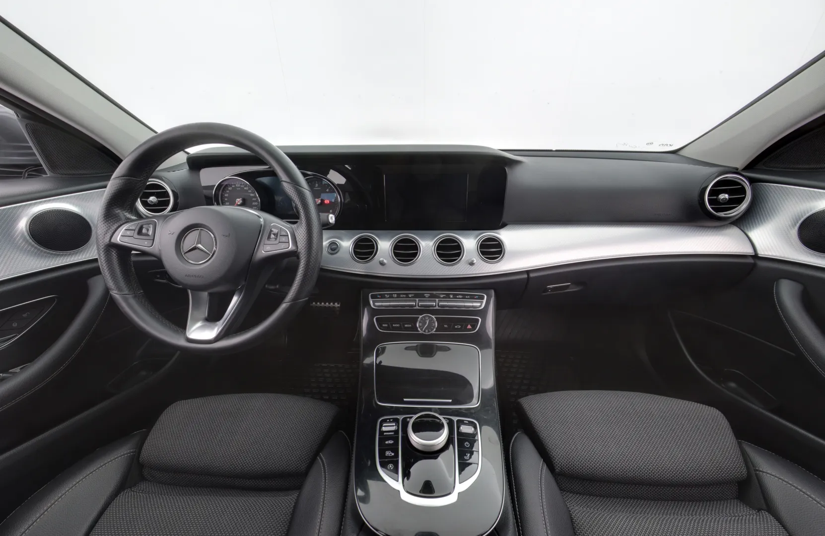 MERCEDES-BENZ E IZE-329 carousel image