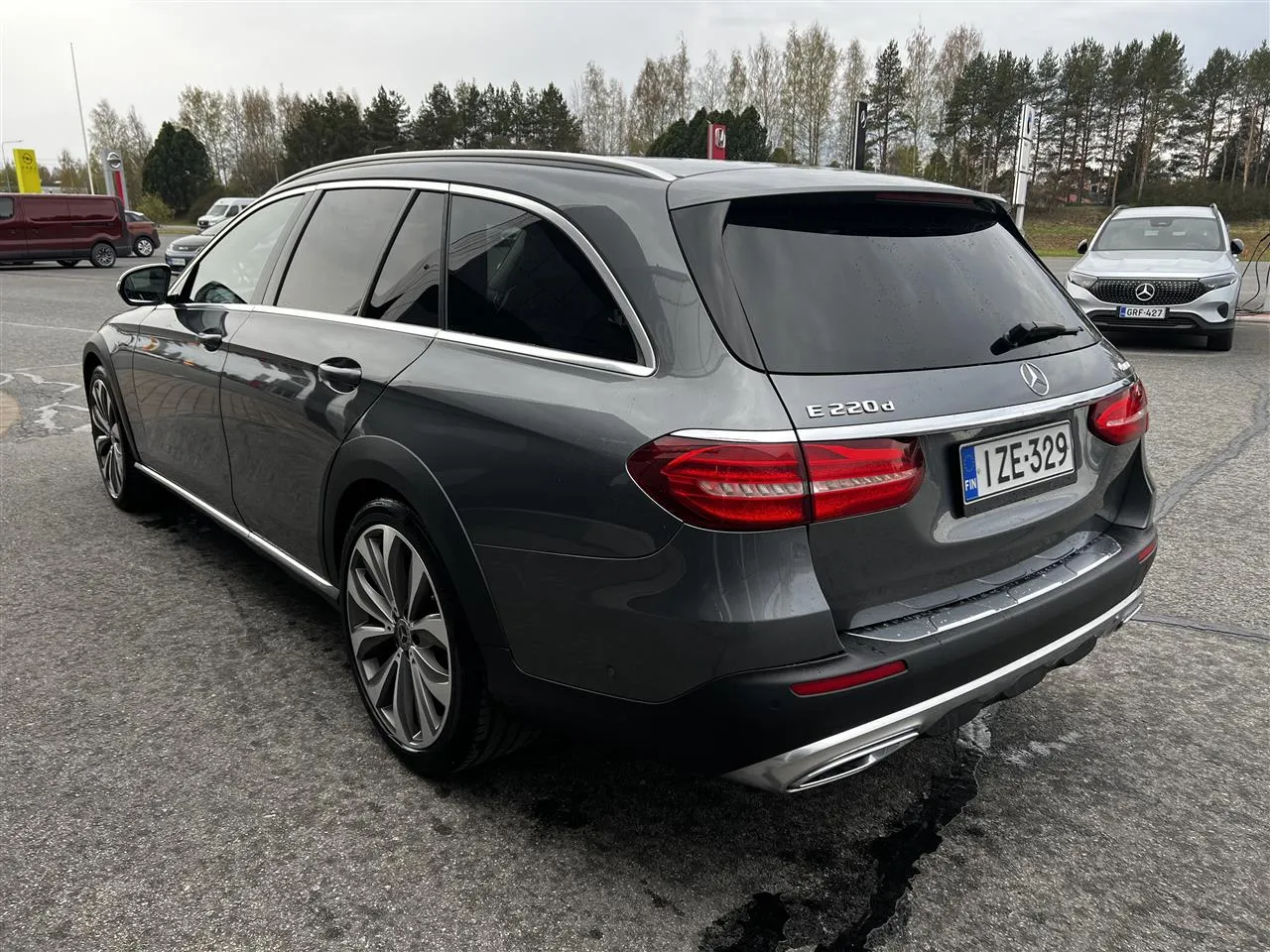 MERCEDES-BENZ E IZE-329 carousel image