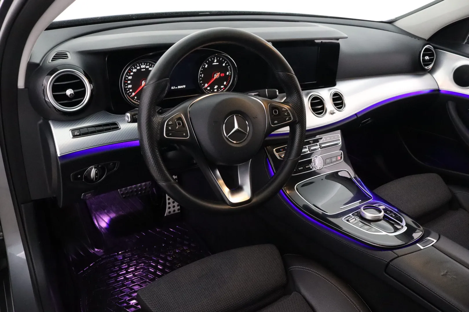 MERCEDES-BENZ E IZE-329 carousel image