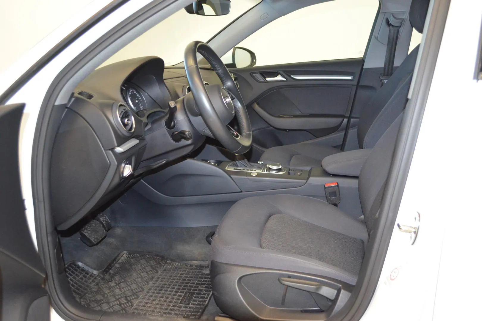 AUDI A3 CRF-894 carousel image