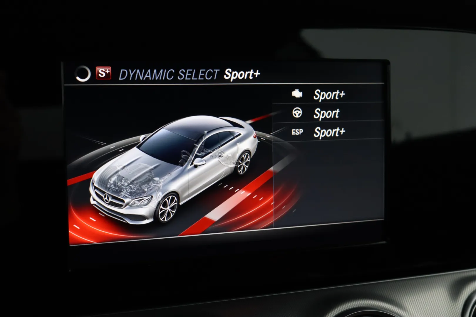 MERCEDES-BENZ E GNF-495 carousel image