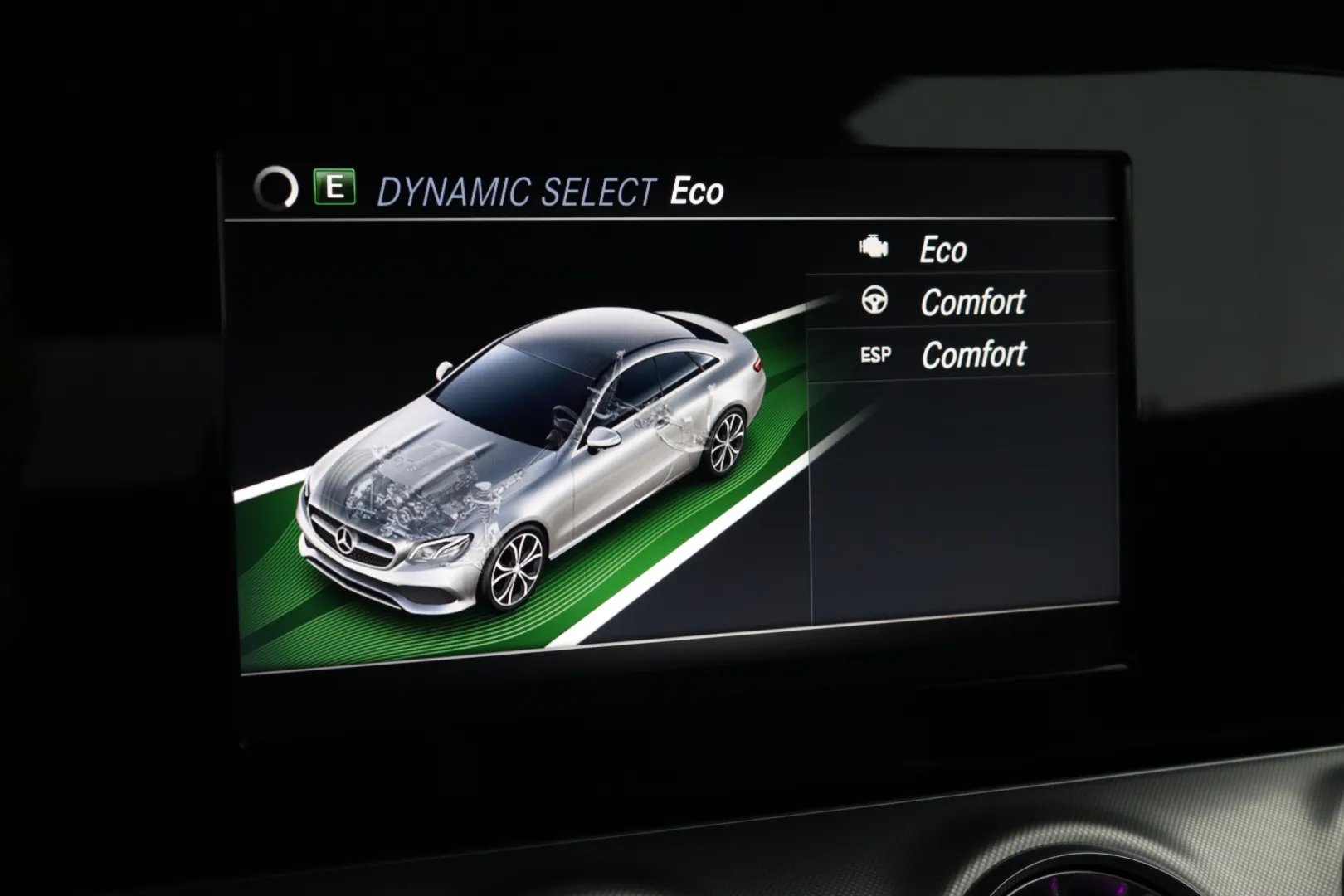 MERCEDES-BENZ E GNF-495 carousel image