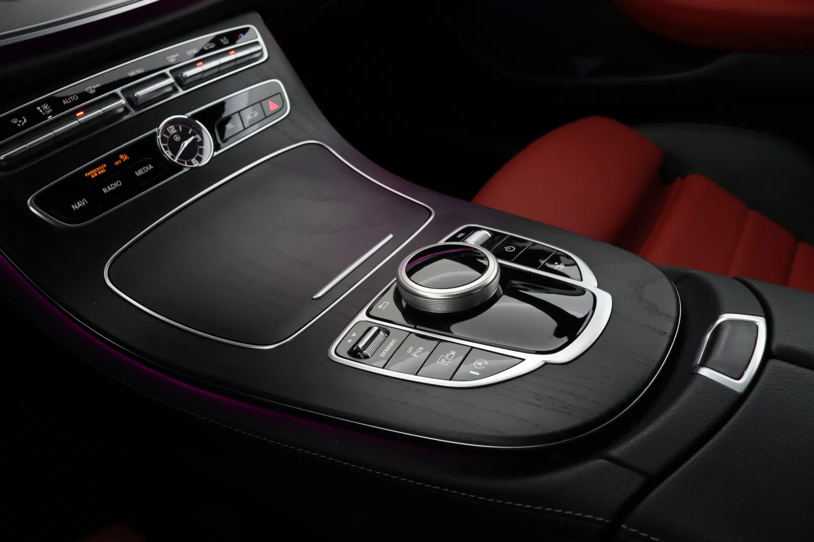 MERCEDES-BENZ E GNF-495 carousel image