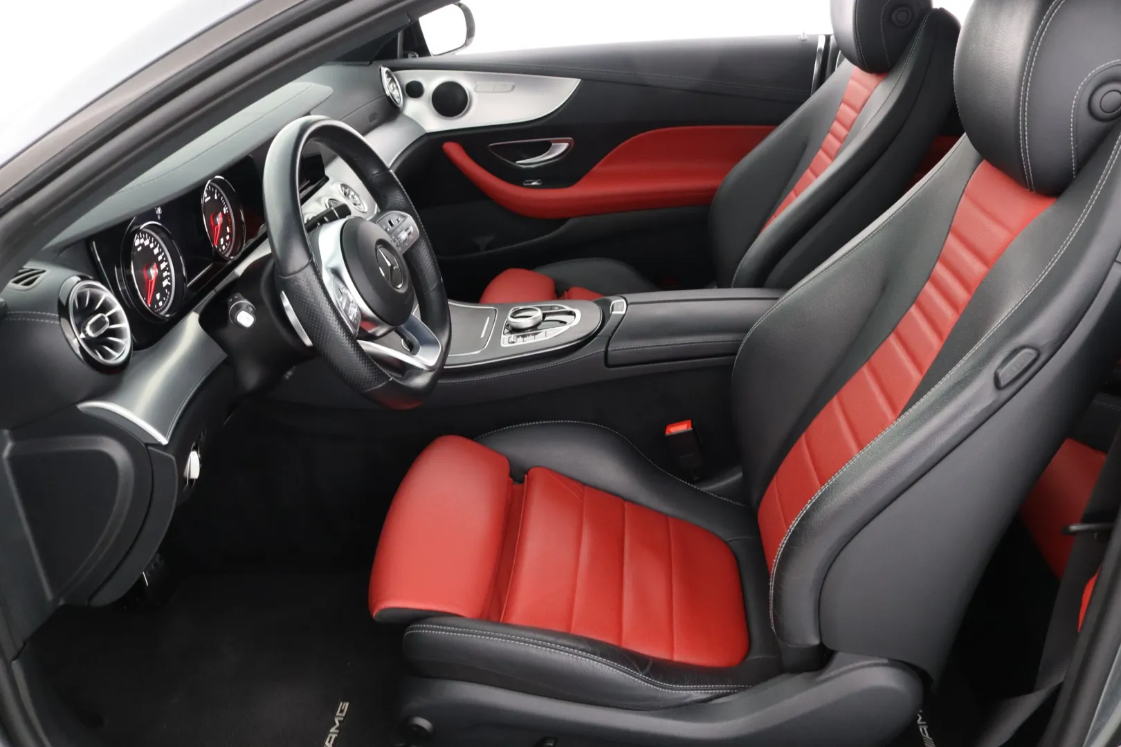 MERCEDES-BENZ E GNF-495 carousel image