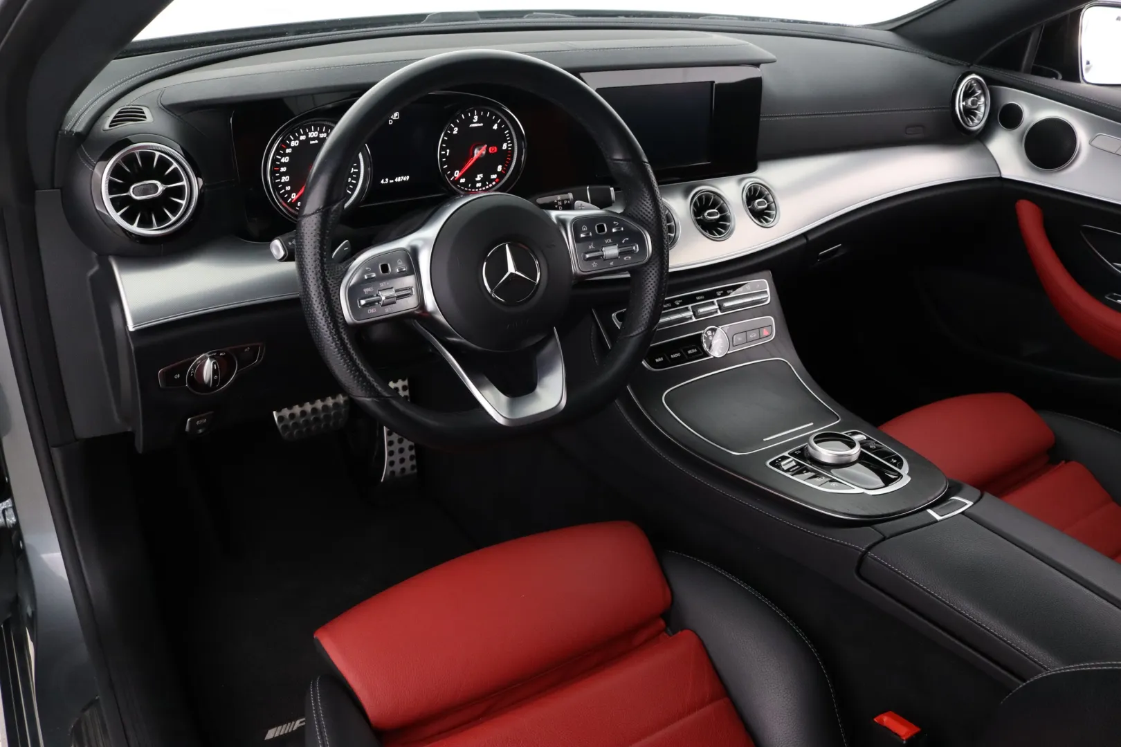 MERCEDES-BENZ E GNF-495 carousel image