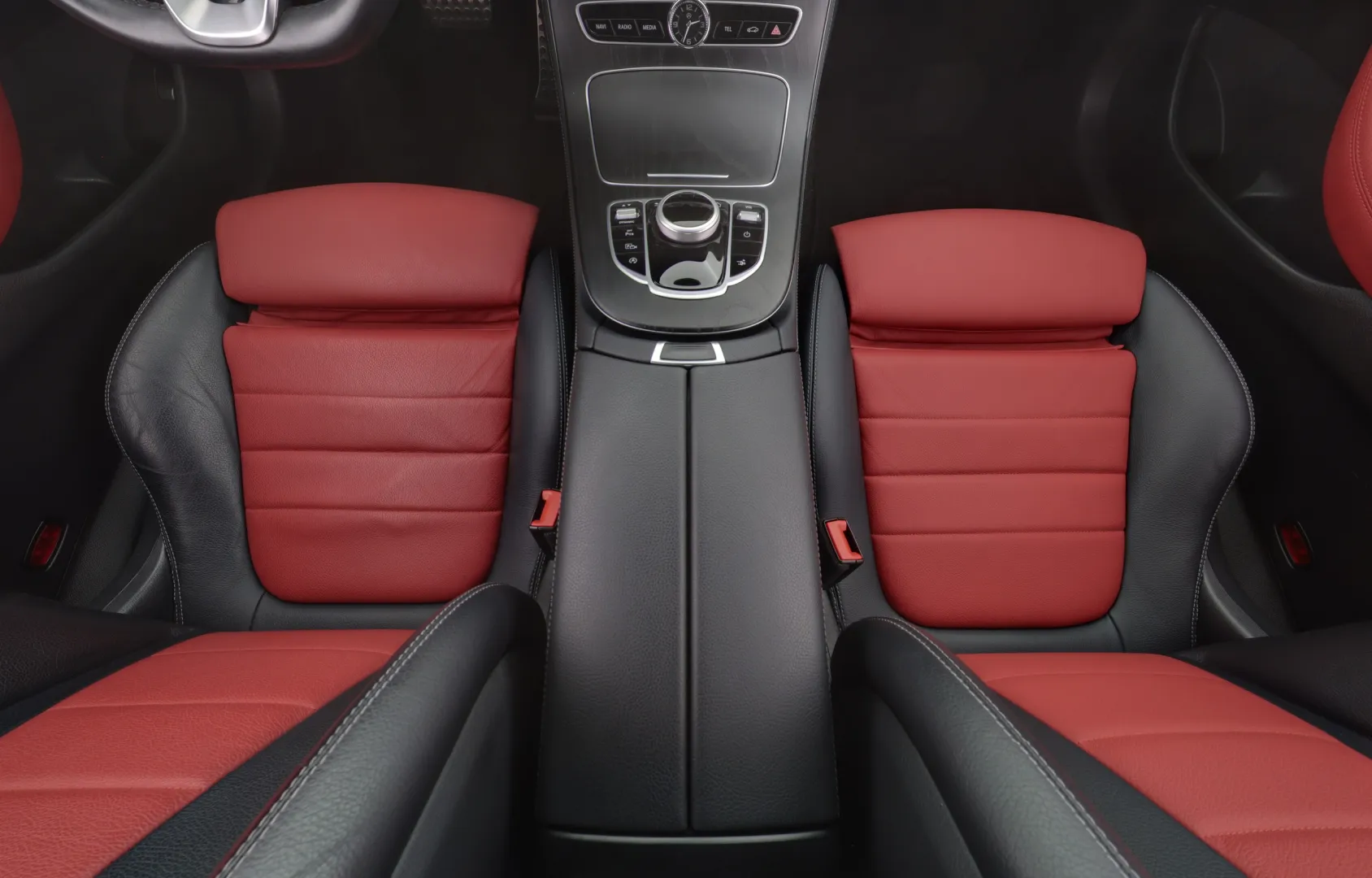 MERCEDES-BENZ E GNF-495 carousel image