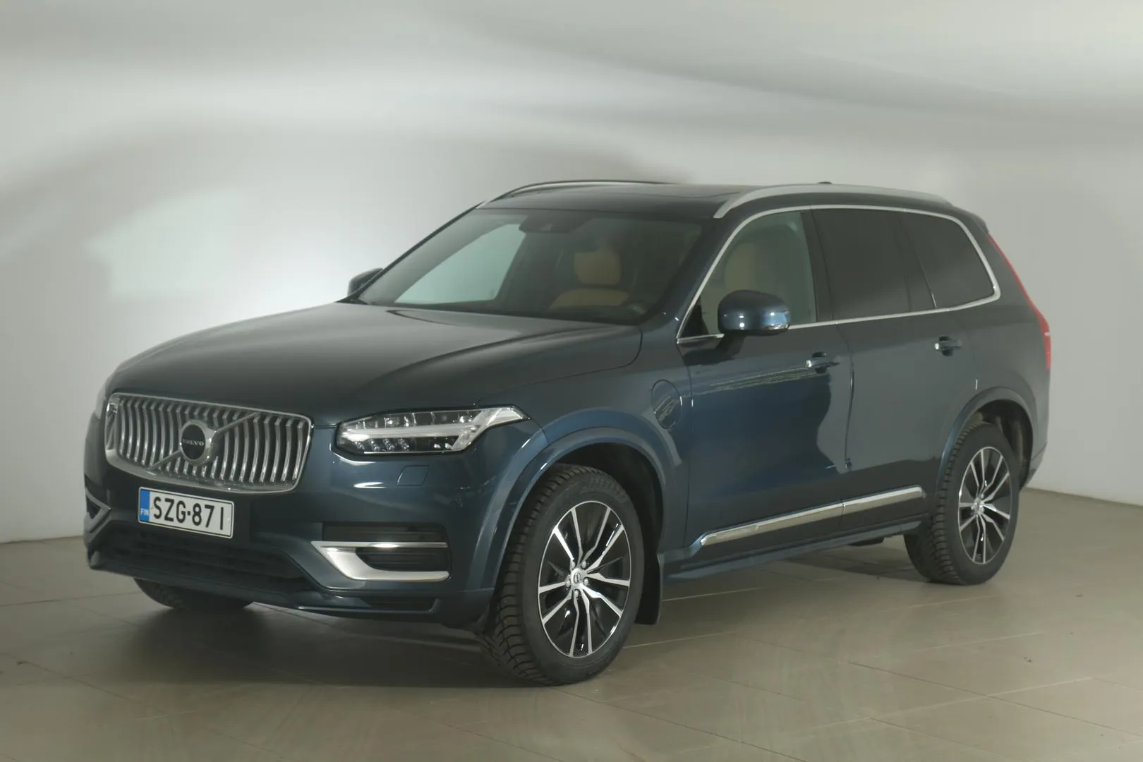 VOLVO XC90 SZG-871 carousel image