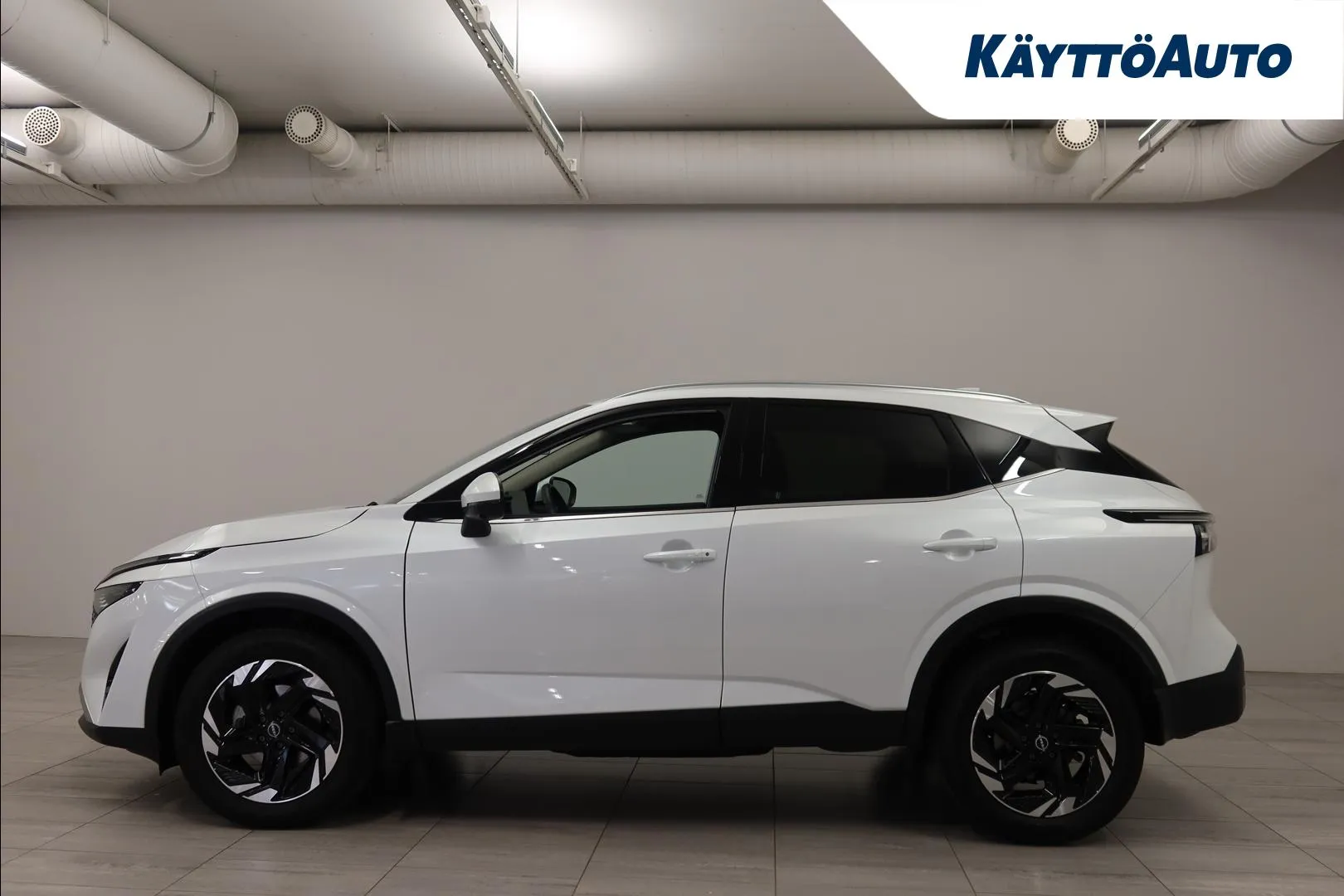 Nissan Qashqai RXE-825 carousel image
