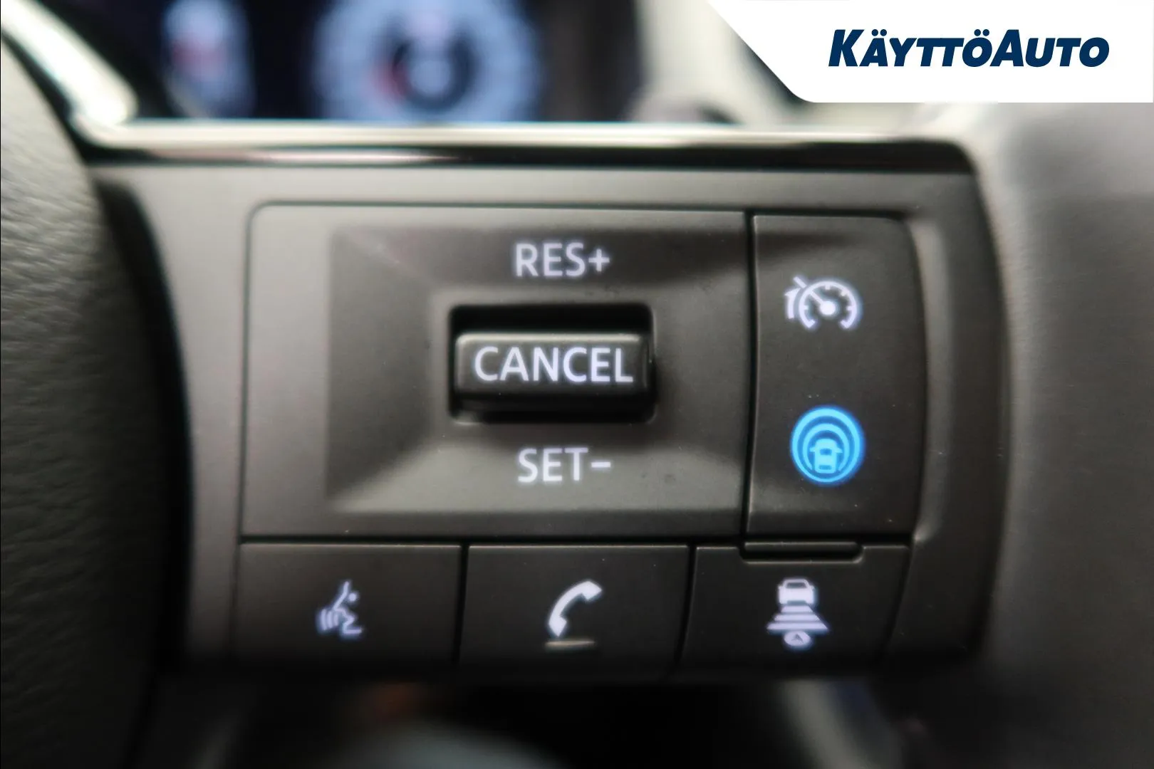 Nissan Qashqai RXE-825 carousel image