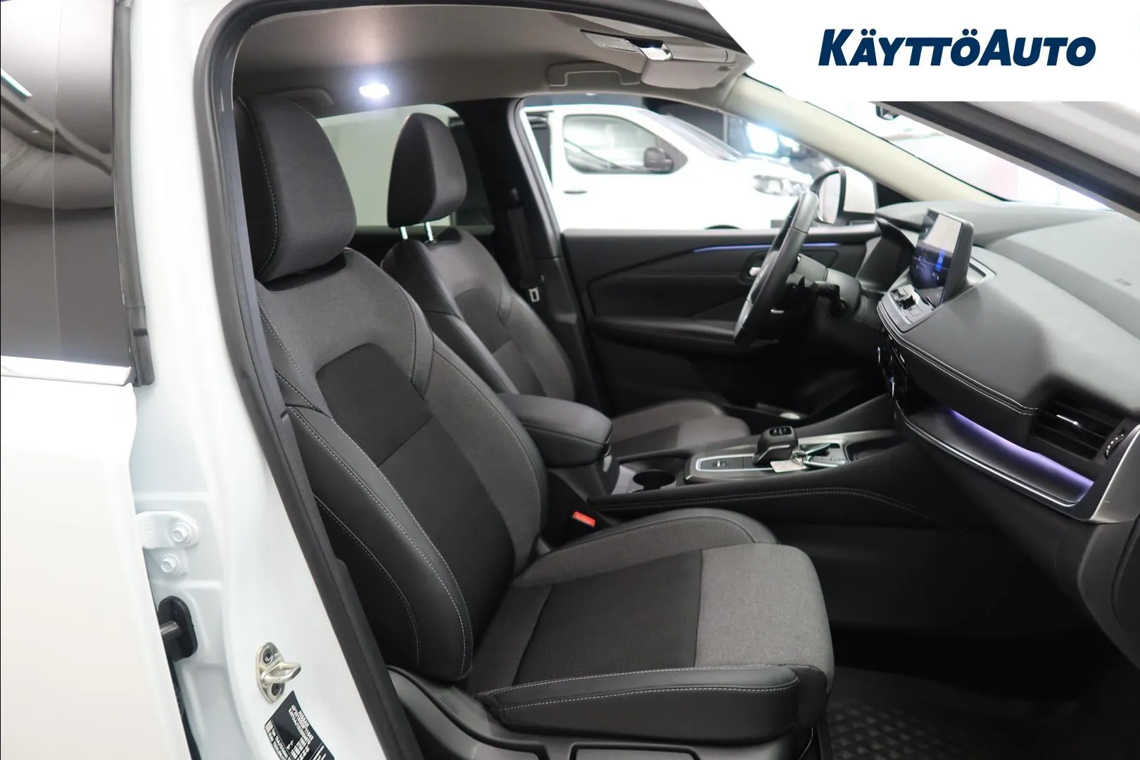 Nissan Qashqai RXE-825 carousel image