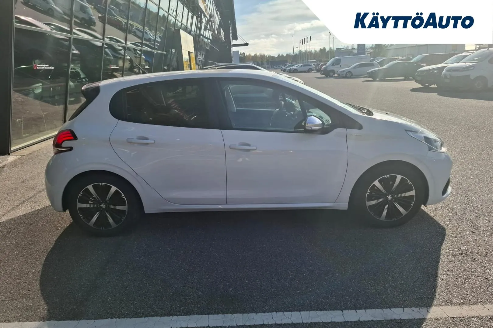 PEUGEOT 208 ZLU-578 carousel image