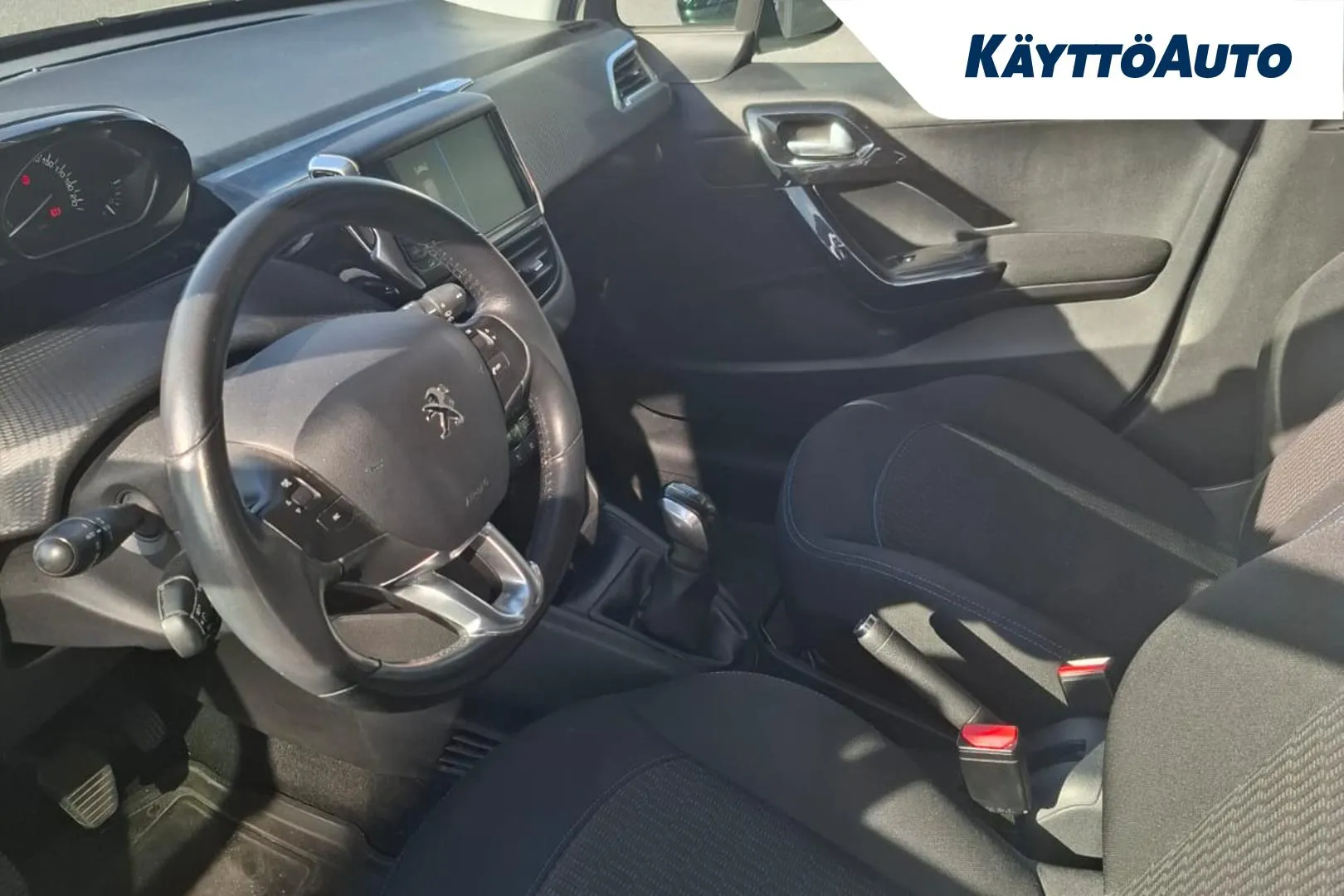 PEUGEOT 208 ZLU-578 carousel image