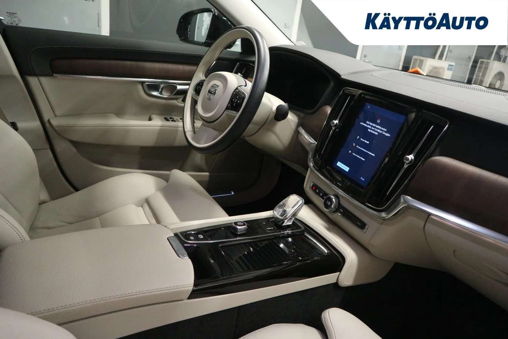 VOLVO S90 ZOE-681 carousel image