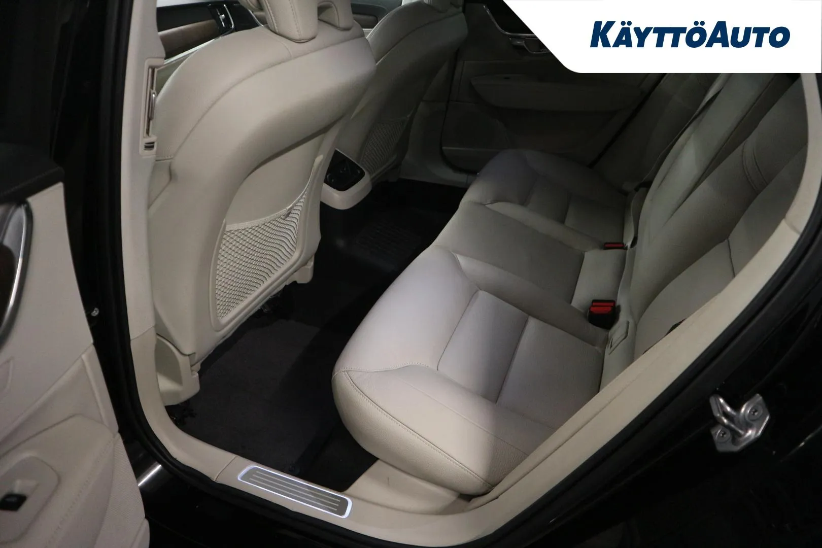 VOLVO S90 ZOE-681 carousel image