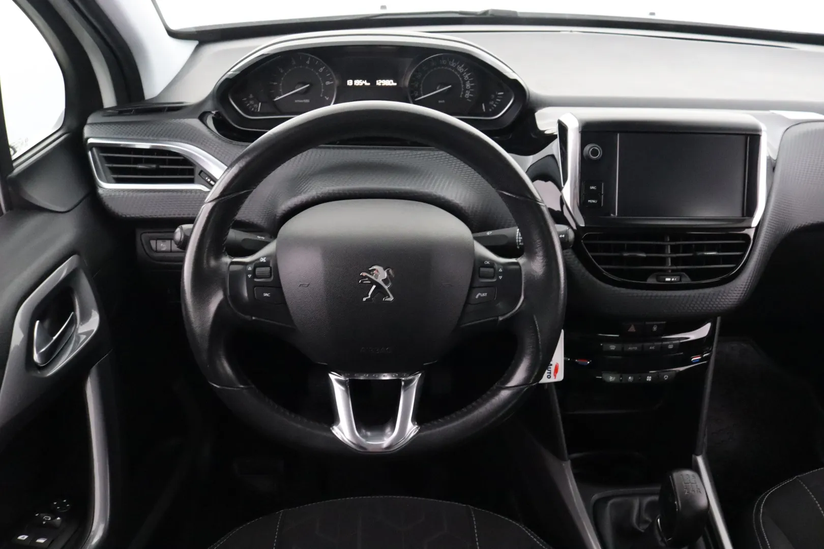 Peugeot 2008 NLI-916 carousel image
