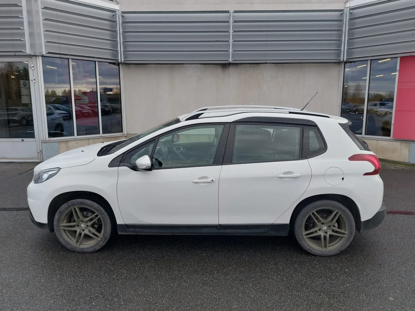 PEUGEOT 2008 NLI-916 carousel image