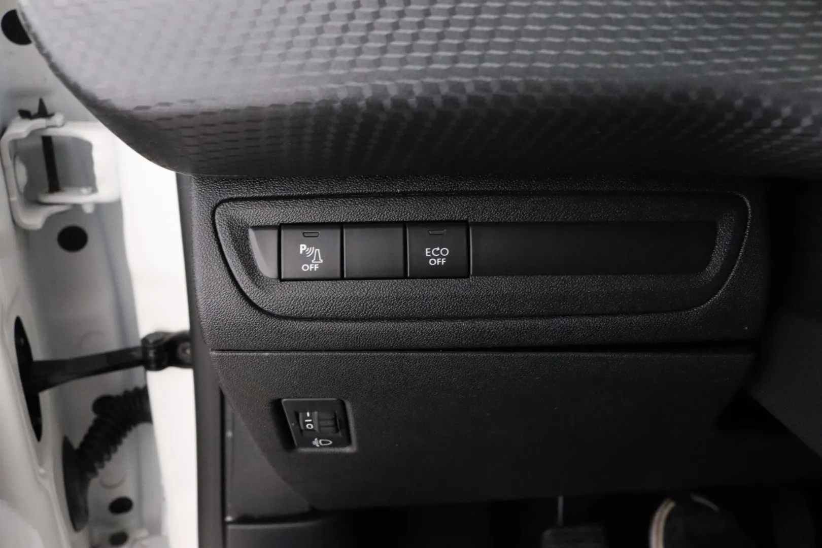 Peugeot 2008 NLI-916 carousel image