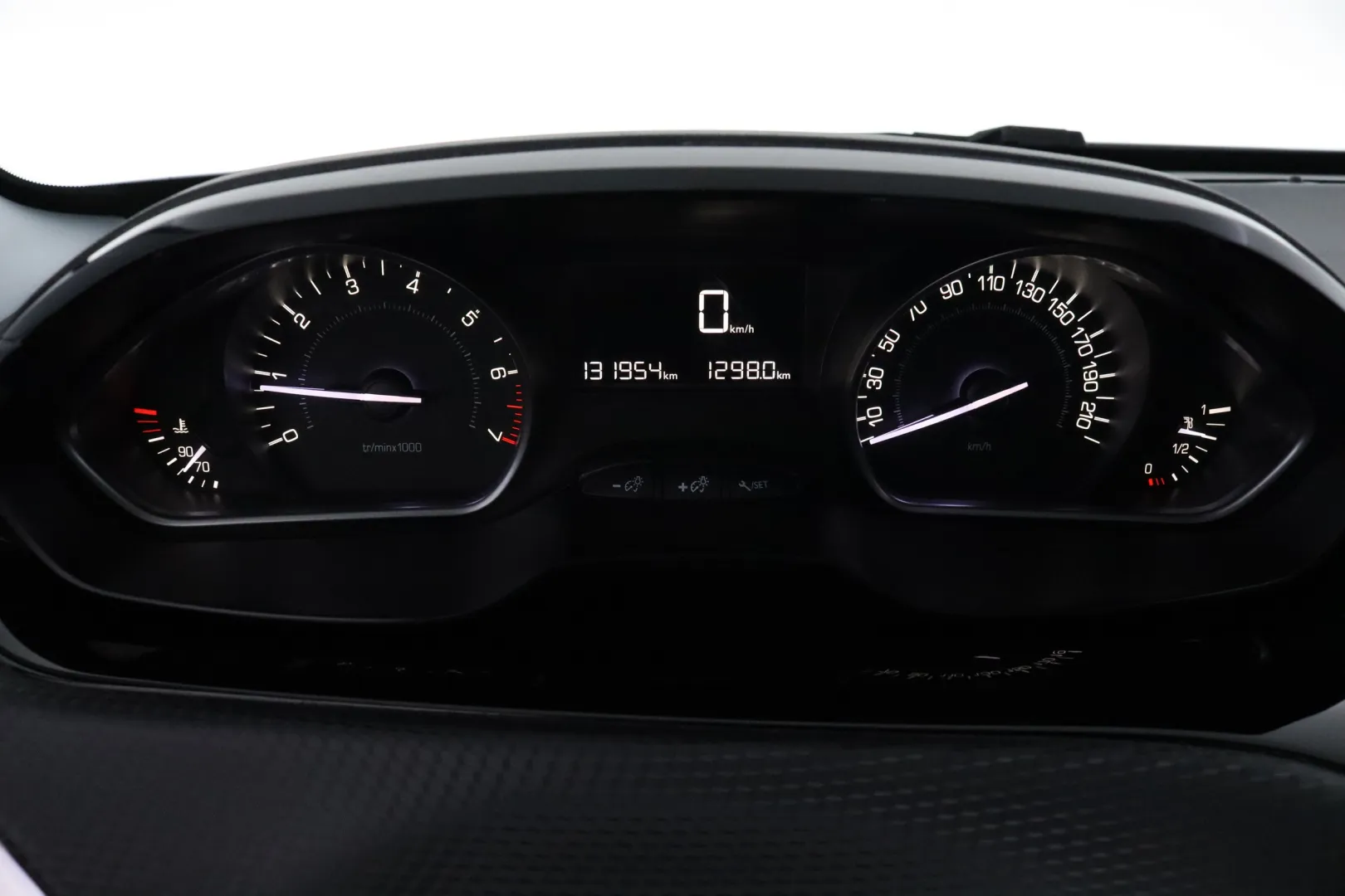 Peugeot 2008 NLI-916 carousel image