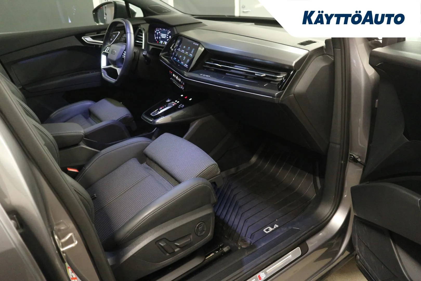 AUDI Q4 e-tron NNC-674 carousel image