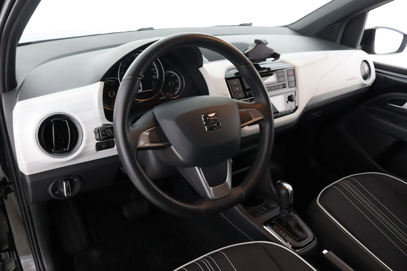 SEAT Mii electric CPF-725 carousel image