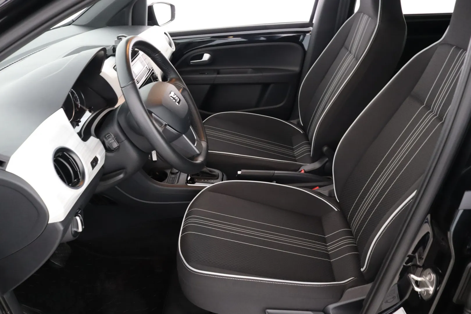 SEAT Mii electric CPF-725 carousel image