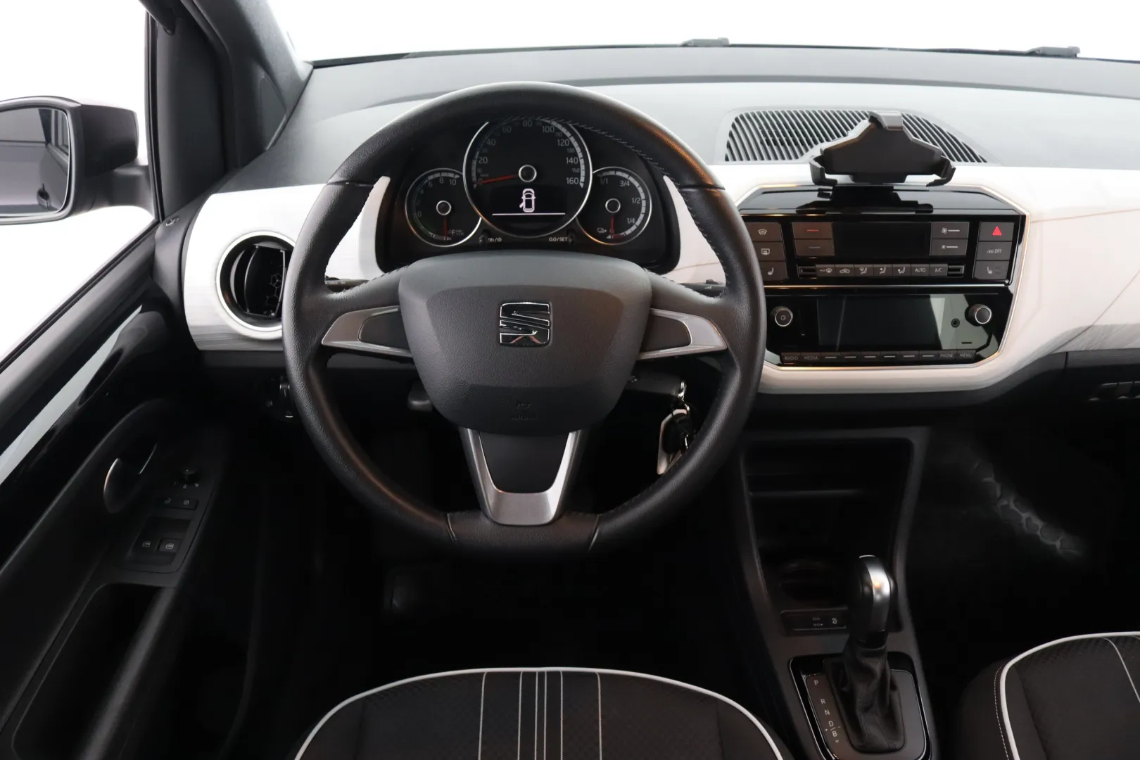 SEAT Mii electric CPF-725 carousel image