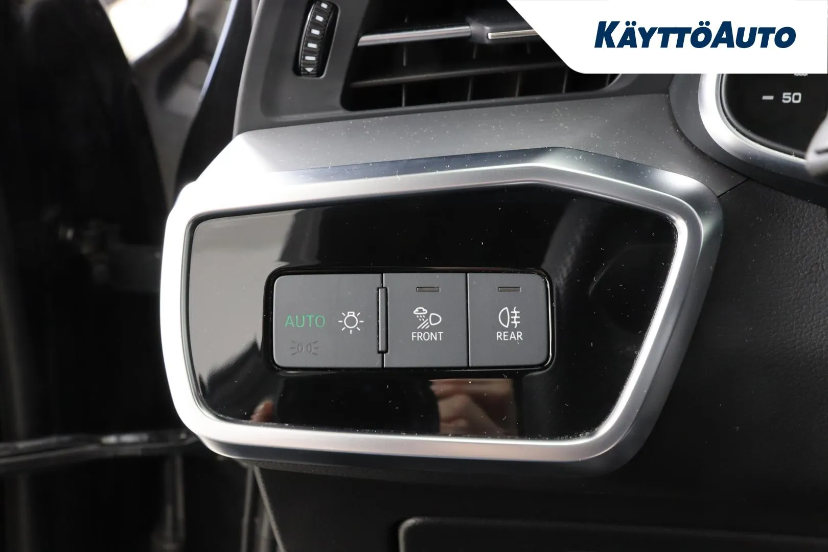 Audi A6 ZNE-875 carousel image