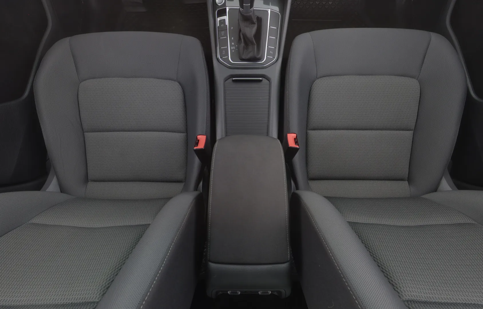 Volkswagen Golf Sportsvan IOL-276 carousel image