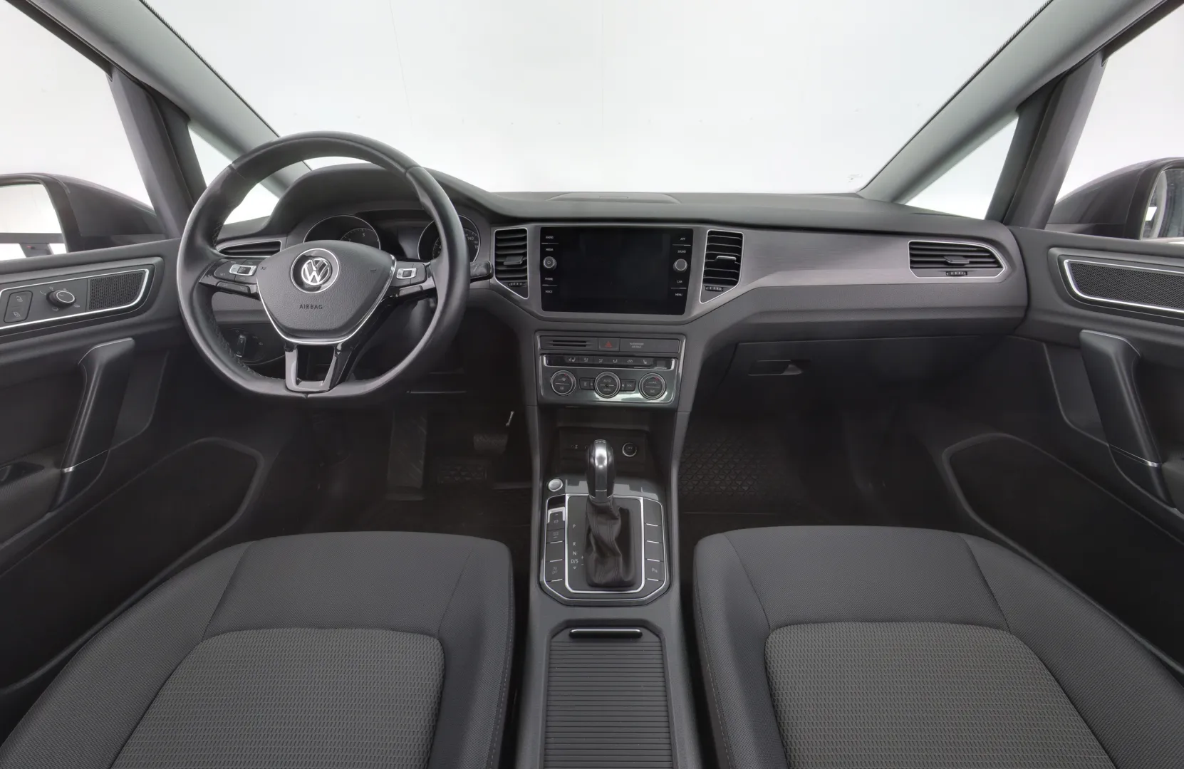 Volkswagen Golf Sportsvan IOL-276 carousel image