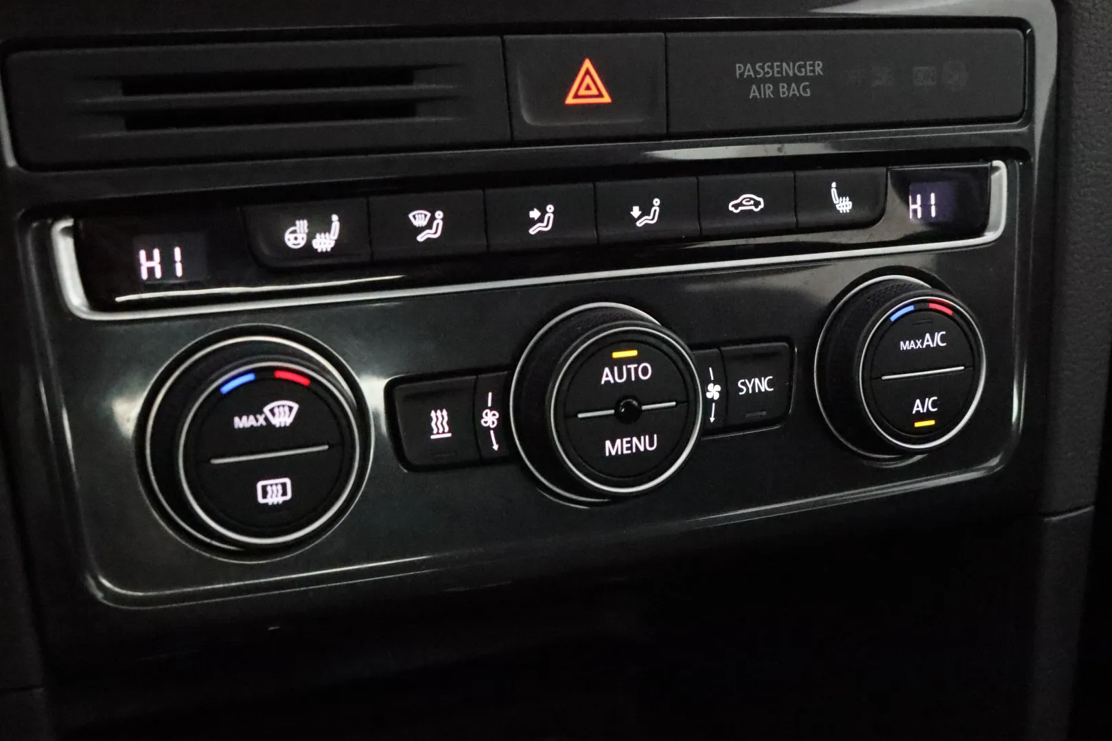 Volkswagen Golf Sportsvan IOL-276 carousel image