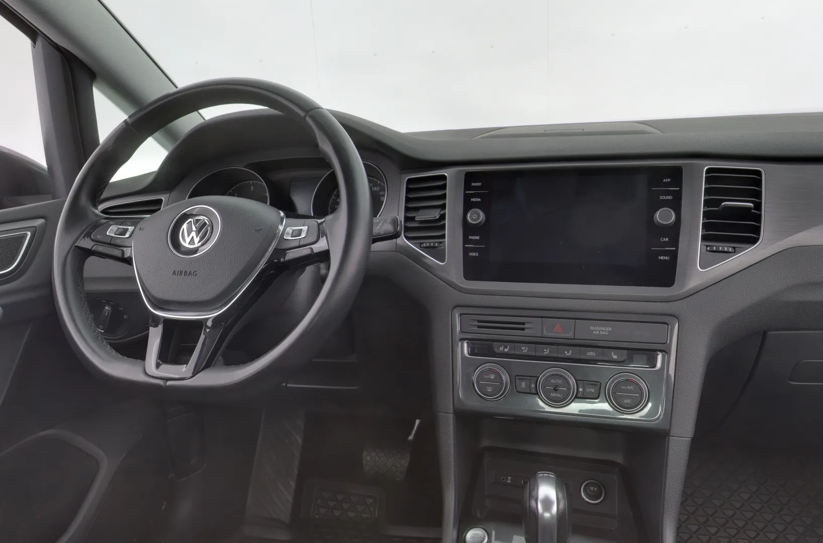 Volkswagen Golf Sportsvan IOL-276 carousel image