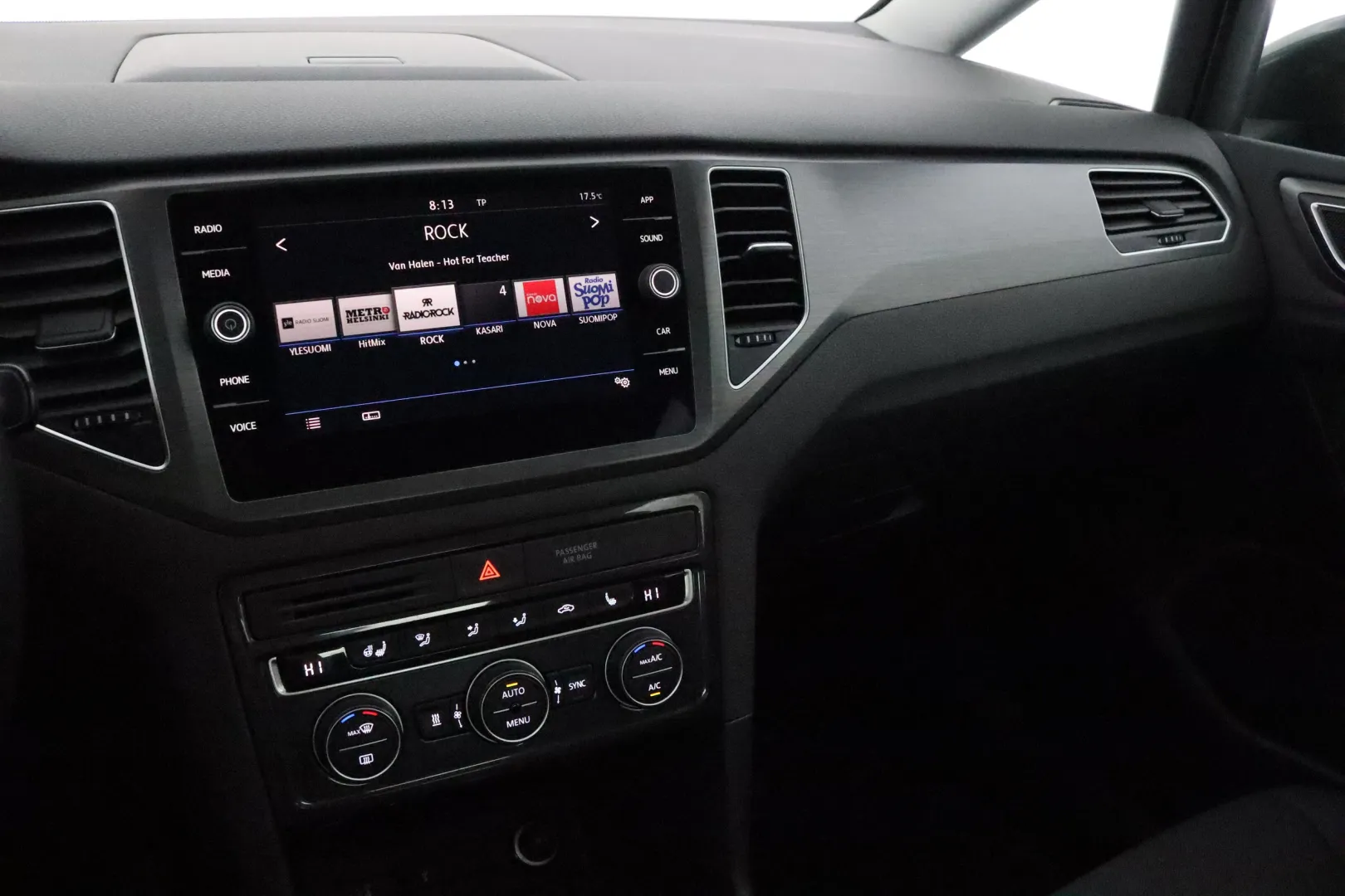 Volkswagen Golf Sportsvan IOL-276 carousel image