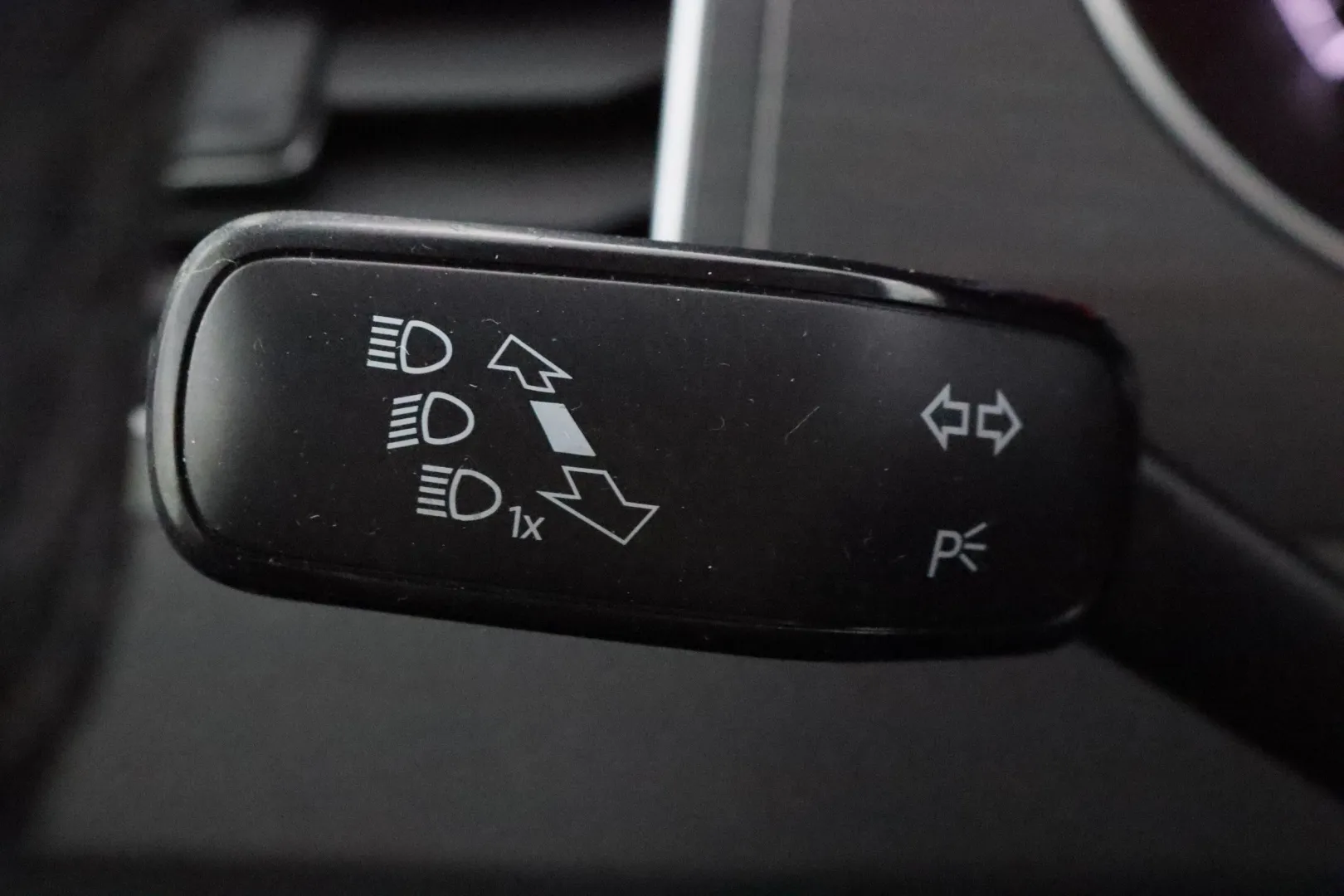 Volkswagen Golf Sportsvan IOL-276 carousel image