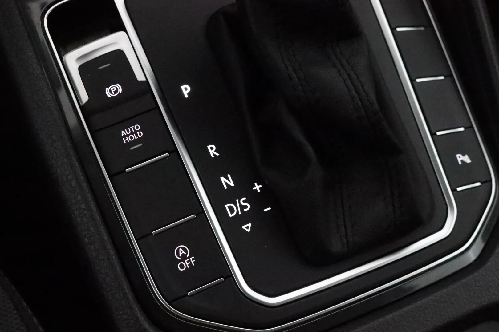 Volkswagen Golf Sportsvan IOL-276 carousel image