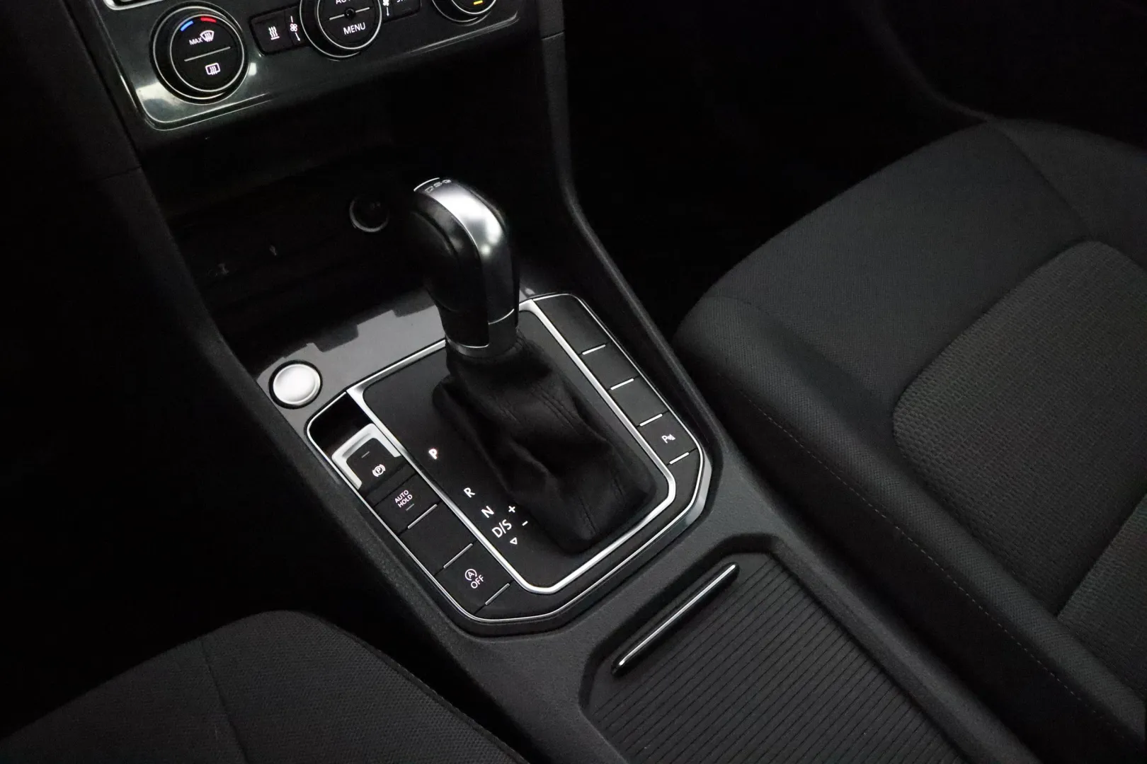 Volkswagen Golf Sportsvan IOL-276 carousel image