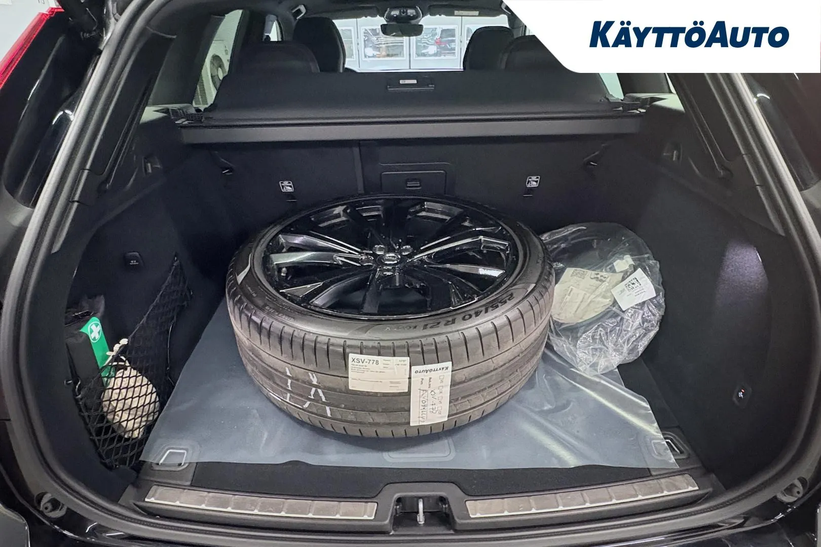 VOLVO XC60 XSV-778 carousel image