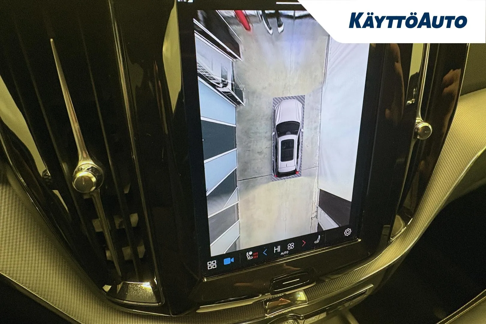 VOLVO XC60 XSV-778 carousel image