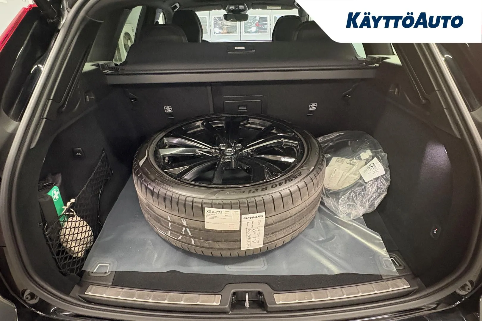 VOLVO XC60 XSV-778 carousel image