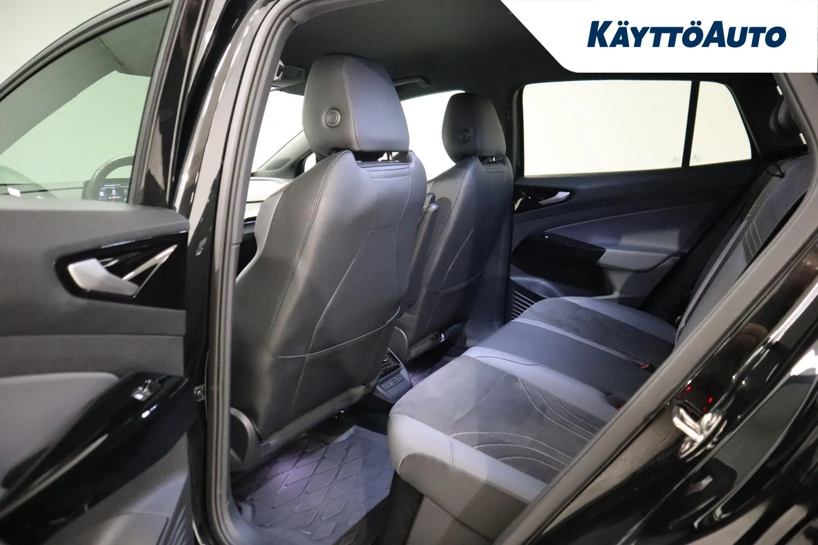 VOLKSWAGEN ID.4 EVN-170 carousel image