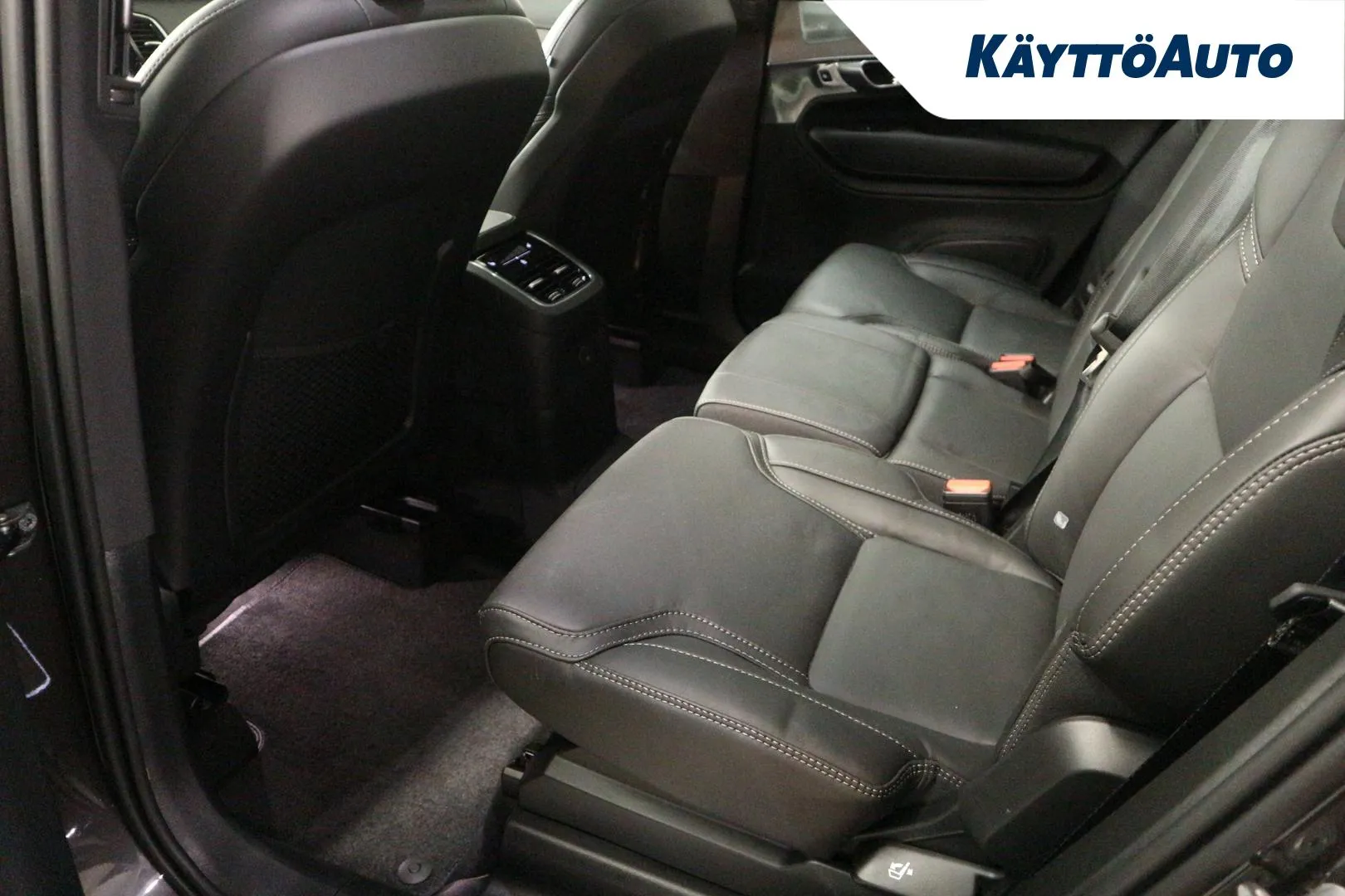 VOLVO XC90 ZPC-140 carousel image
