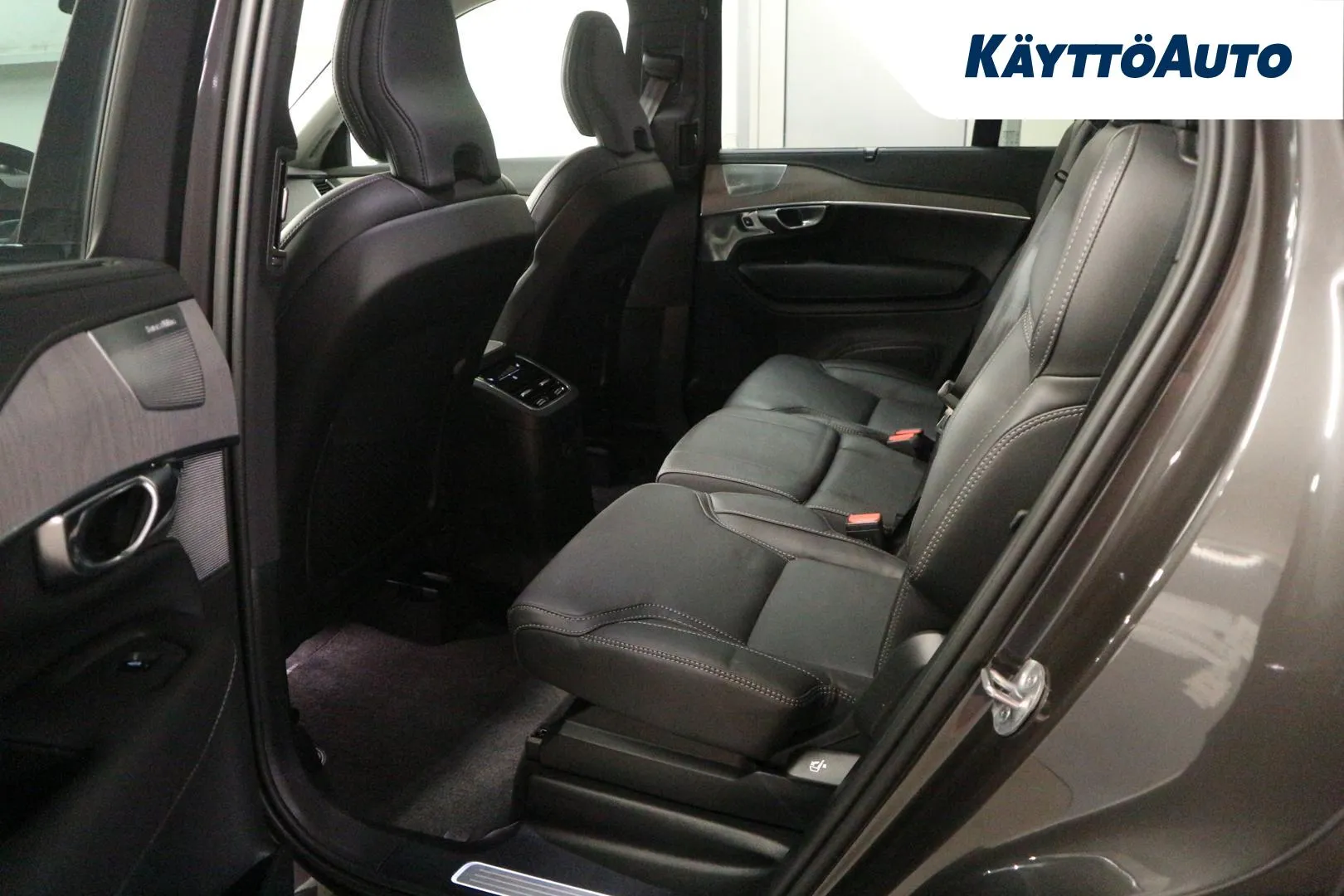 VOLVO XC90 ZPC-140 carousel image