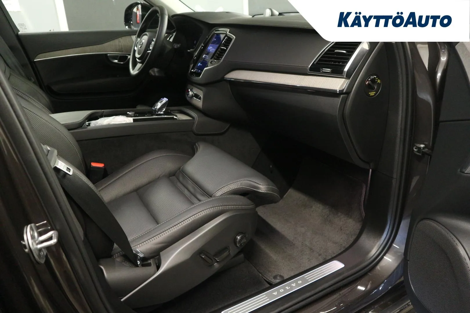 VOLVO XC90 ZPC-140 carousel image