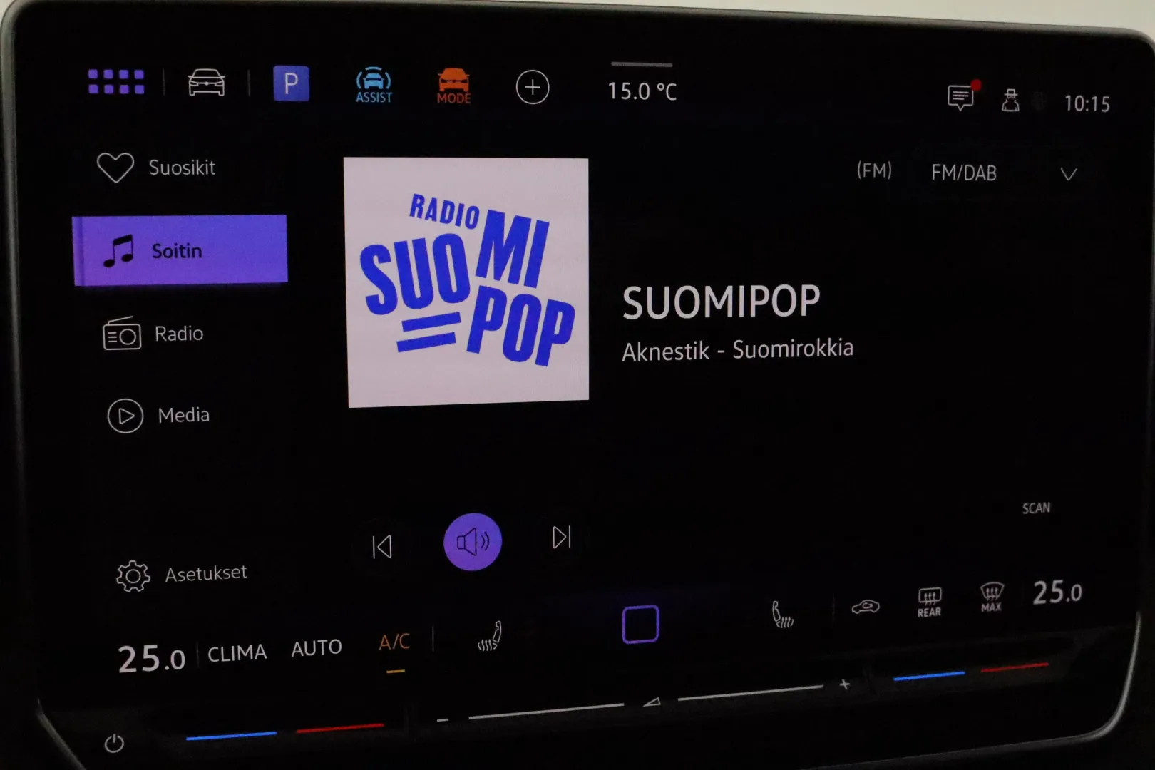 VOLKSWAGEN Tiguan ZPE-235 carousel image