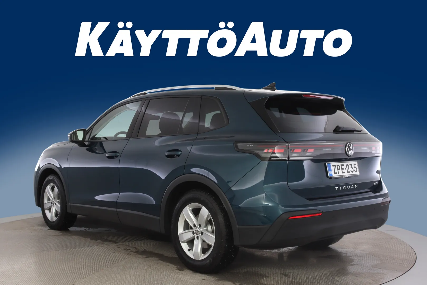 VOLKSWAGEN Tiguan ZPE-235 carousel image